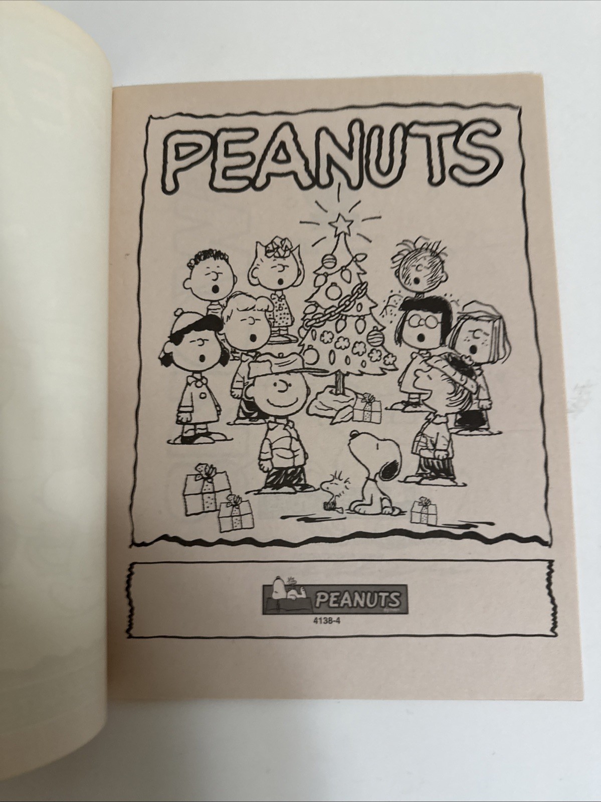 Peanuts Holiday Fun Coloring & Activity Book Snoopy Charlie Brown 30 pages 2003
