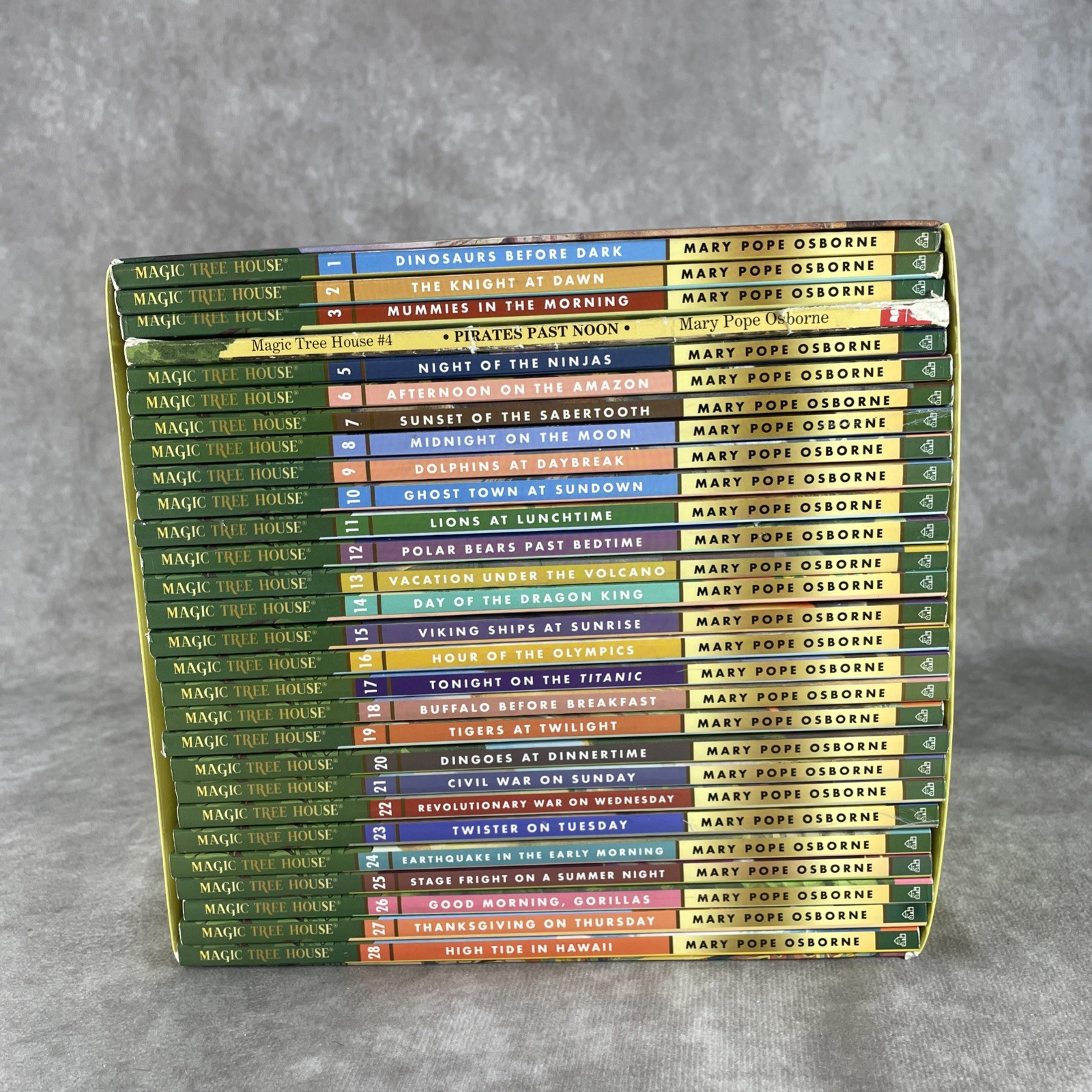 Magic Tree House 1–28 Box Set – Complete 28-Book Collection