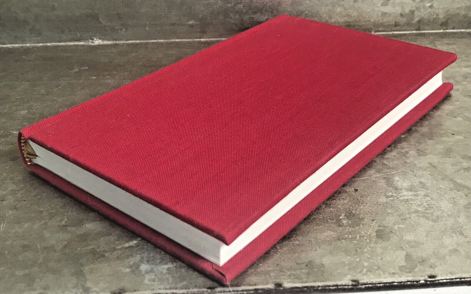 Traditional Hymns 1st by Ebury Press Printed Singapore Tien Wan Press HC LN Exc