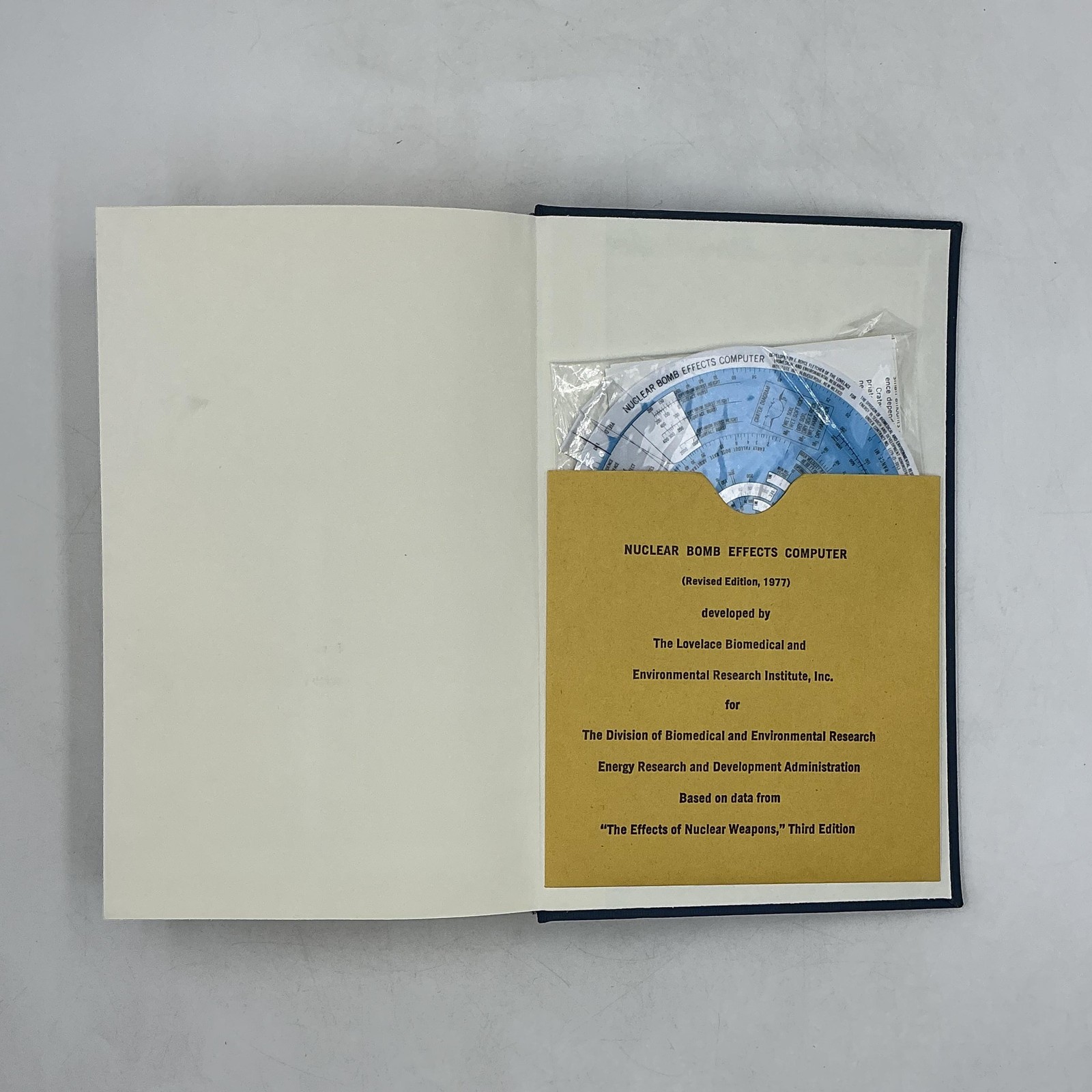 THE EFFECTS OF NUCLEAR WEAPONS Glasstone Dolan HC 1977+ Bomb Effects Computer M7