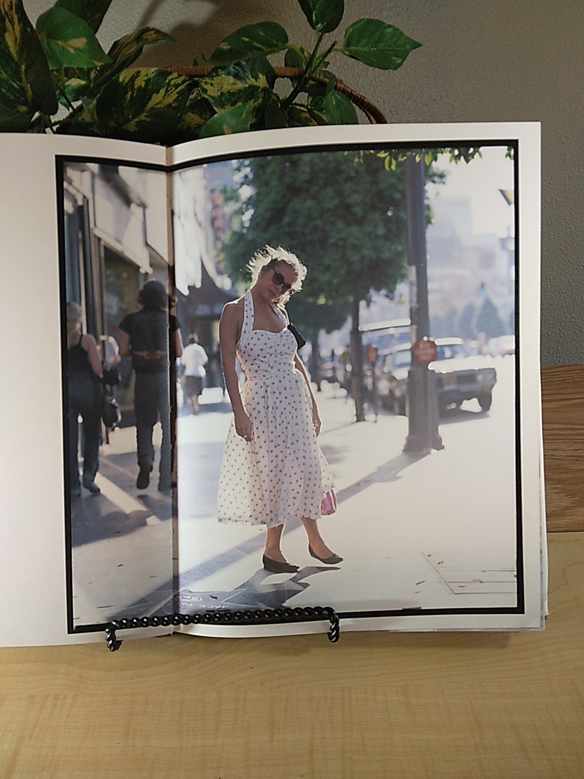 Annie Leibovitz Photographs, Intro by Tom Wolfe, Hardcover 1st Edition 1983