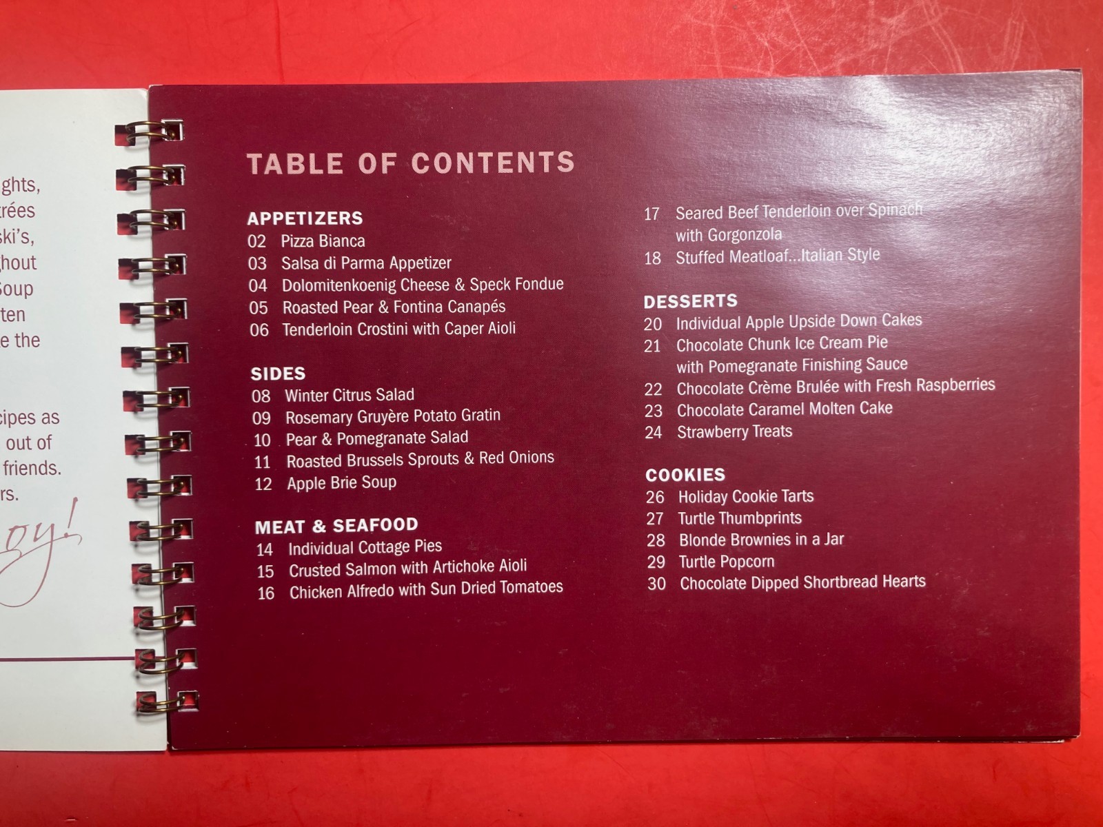 KOWALSKI’S MARKETS SIGNATURE RECIPES 30 PAGES 8X6 IN. CHRISTMAS BAKING COOKBOOK