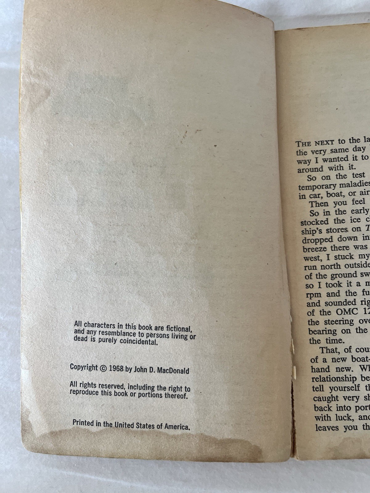 Pale Gray For Guilt #9 Gold Medal, T2136 John D. MacDonald