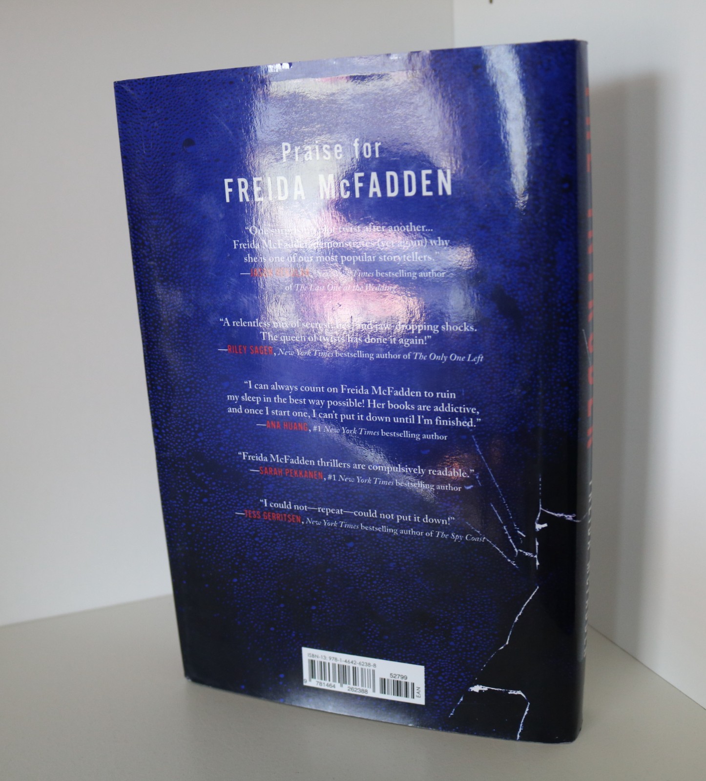 SIGNED The Intruder Freida McFadden Limited FIRST EDITION sprayed Edges hardback