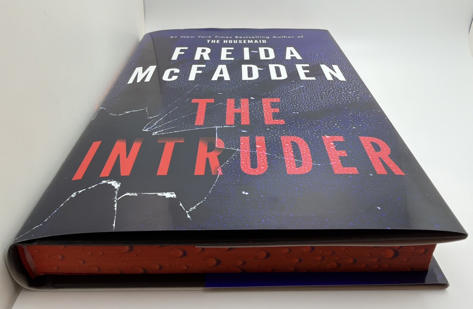 THE INTRUDER by FREIDA MCFADDEN Hardcover, Sprayed Edge Deluxe Mystery THRILLER