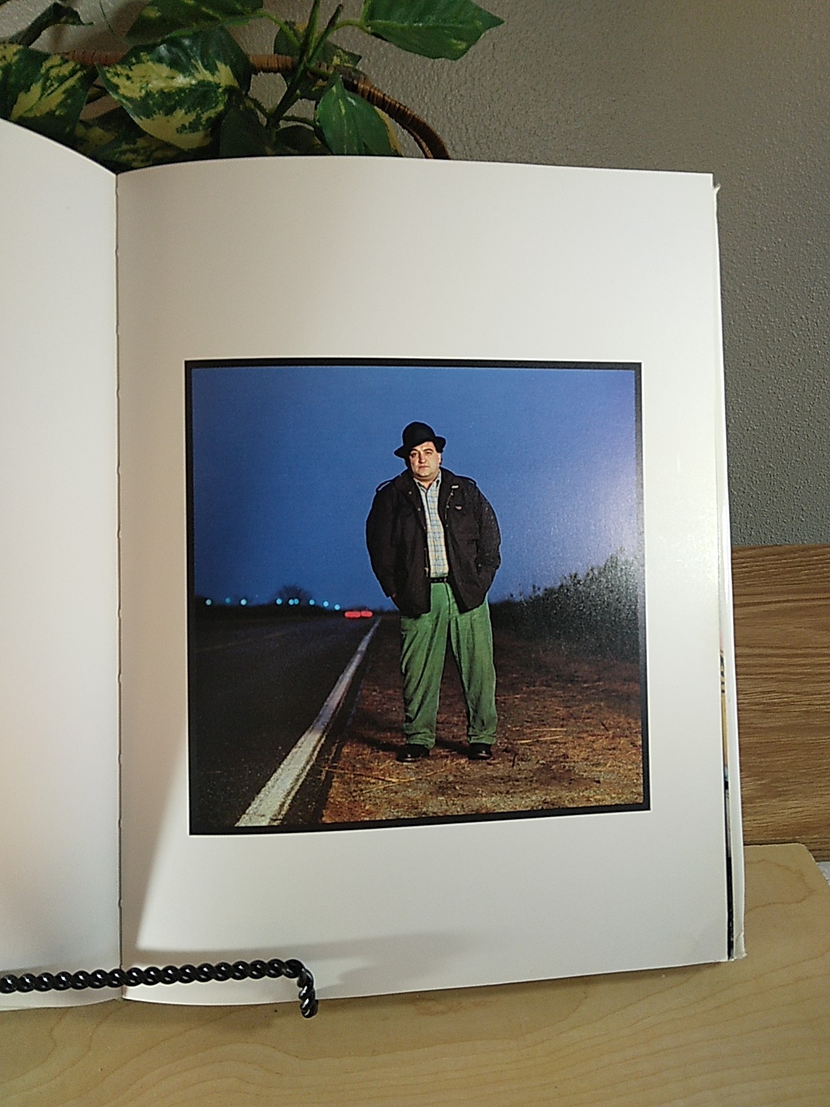 Annie Leibovitz Photographs, Intro by Tom Wolfe, Hardcover 1st Edition 1983