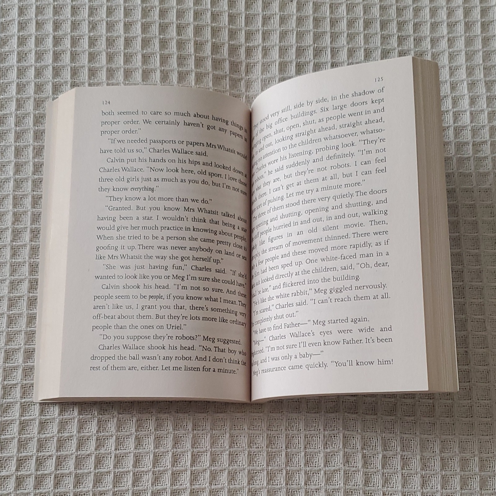 Madeleine L’Engle A Wrinkle in Time Quintet Perfect 2007 Juvenile Fiction Squar…