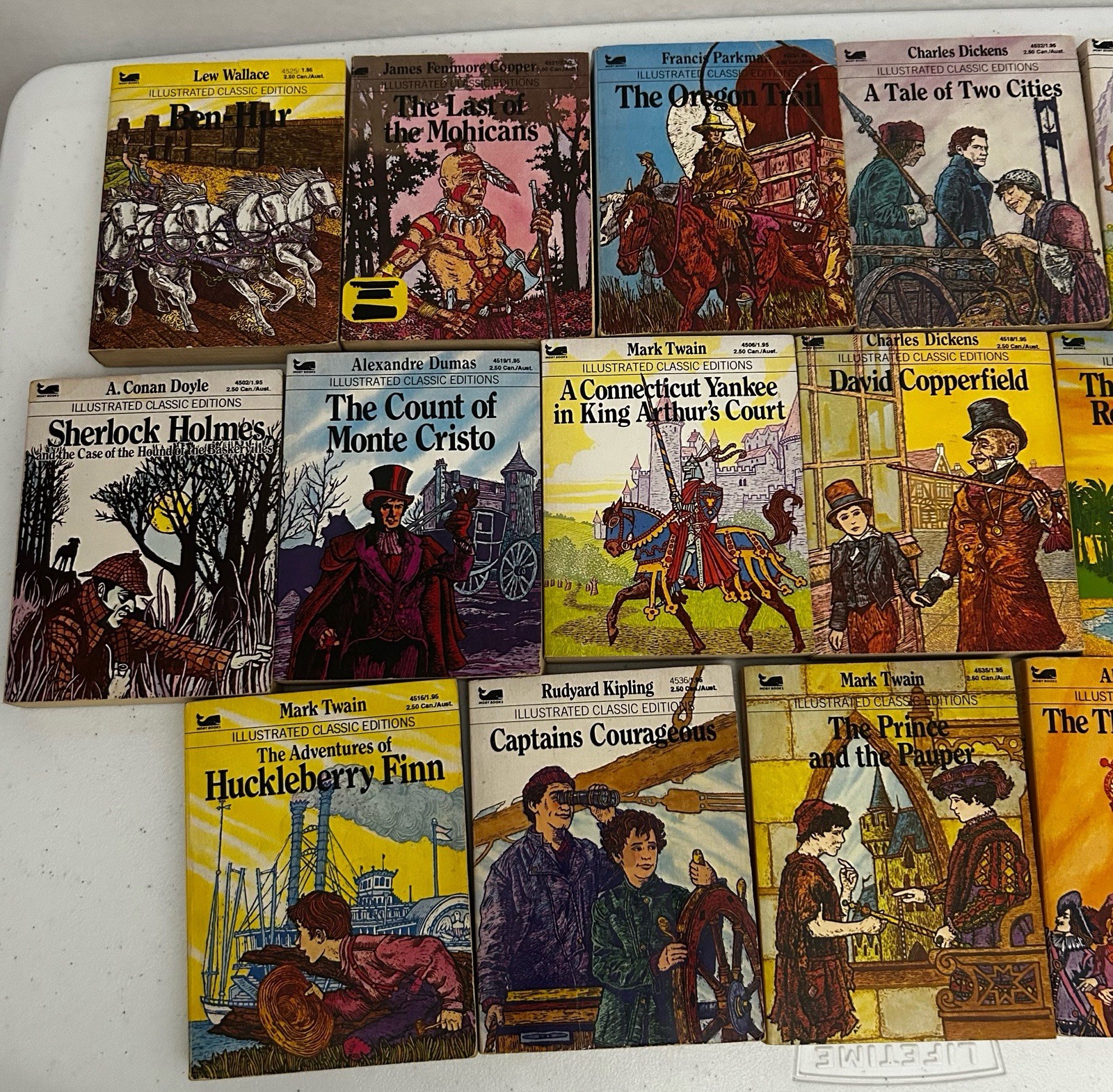 Lot of 17 Moby Books Illustrated Classic Editions Vintage Mini Paperback Books