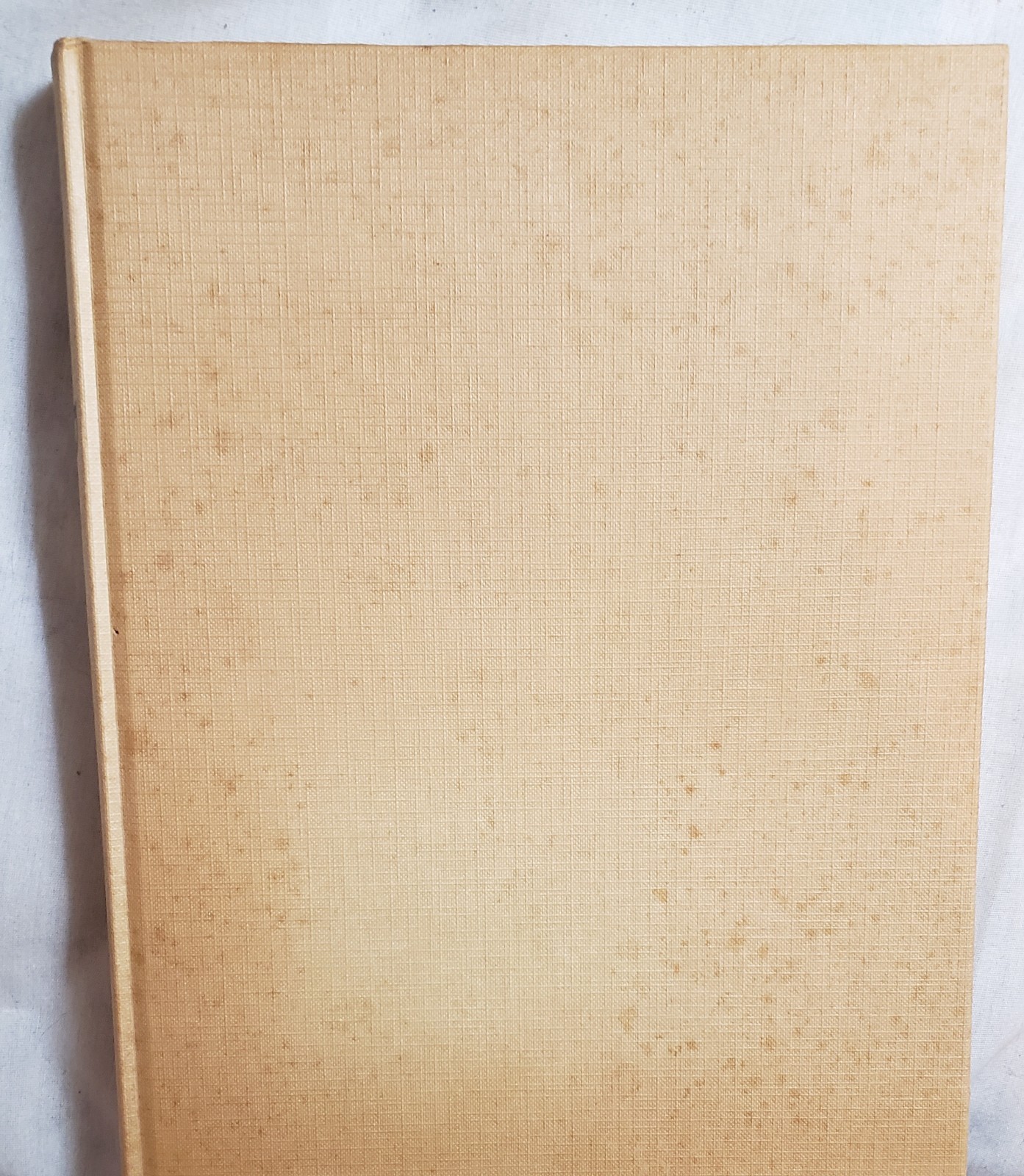A Tolkien Bestiary by David Day HC 1979 Crescent Books 11X8.5X1″ Illus 2 lb 10 o