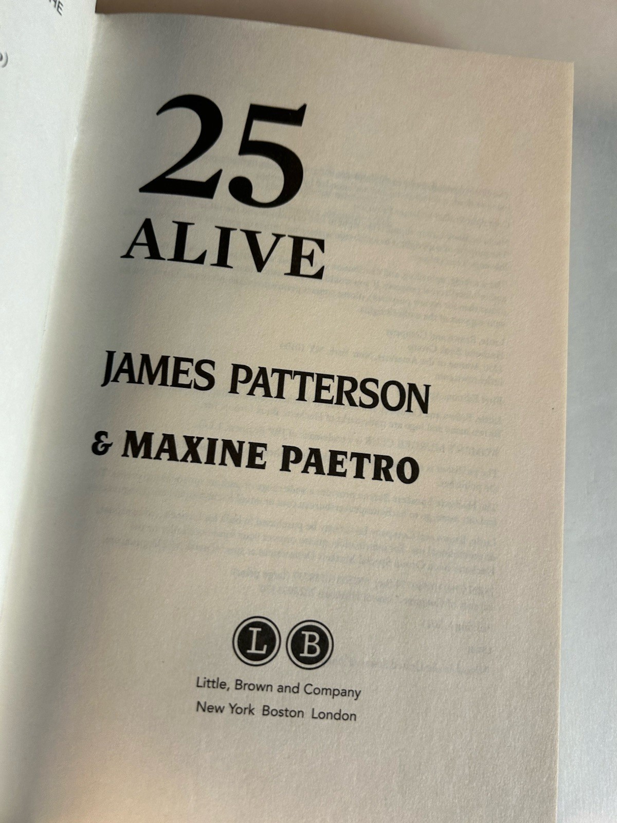 25 Alive A Women’s Murder Club Thriller James Patterson Maxine Paetro Hardcover