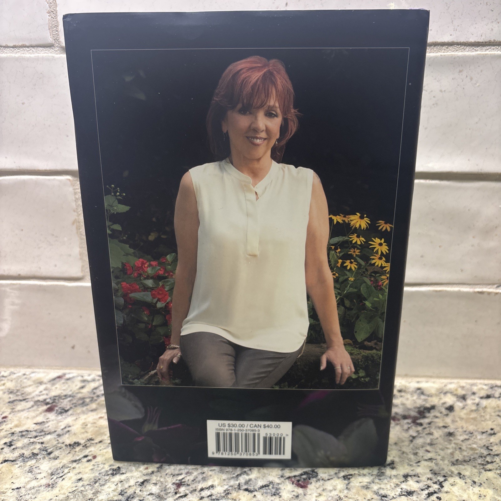 Hidden Nature Novel By Nora Roberts Hardcover Book First Edition 2025 Excellent
