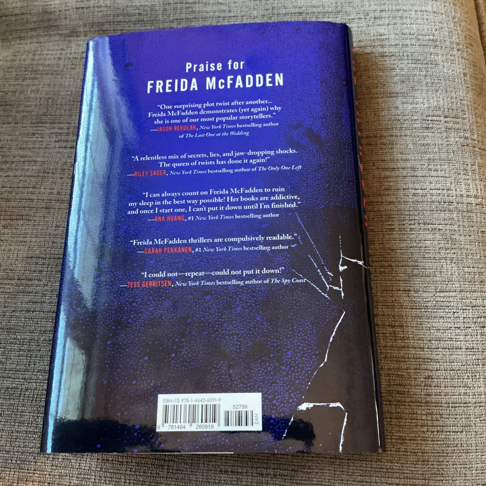 THE INTRUDER BY FREIDA McFADDEN – HARDCOVER w/ DUST JACKET – 2025