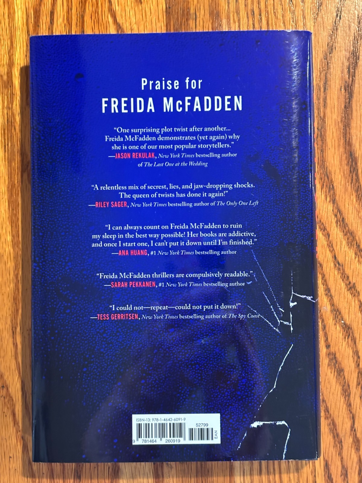 D-luxe hardcover edition THE INTRUDER Freida McFadden