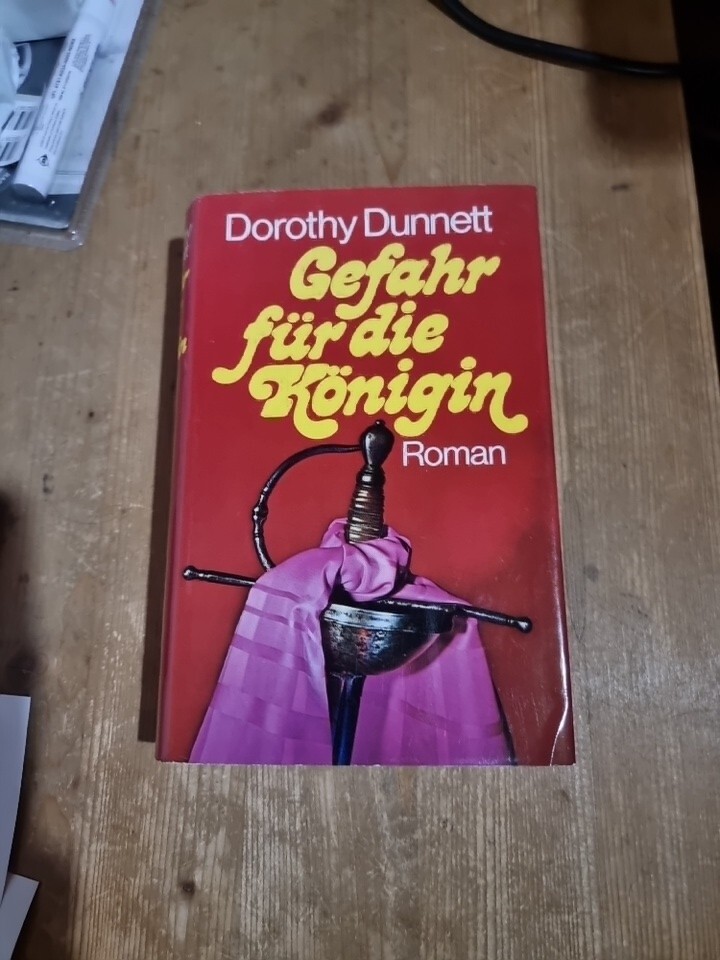 Dorothy Dunnett Queen Threat Novel 051 Hardcover Book 493 Pages