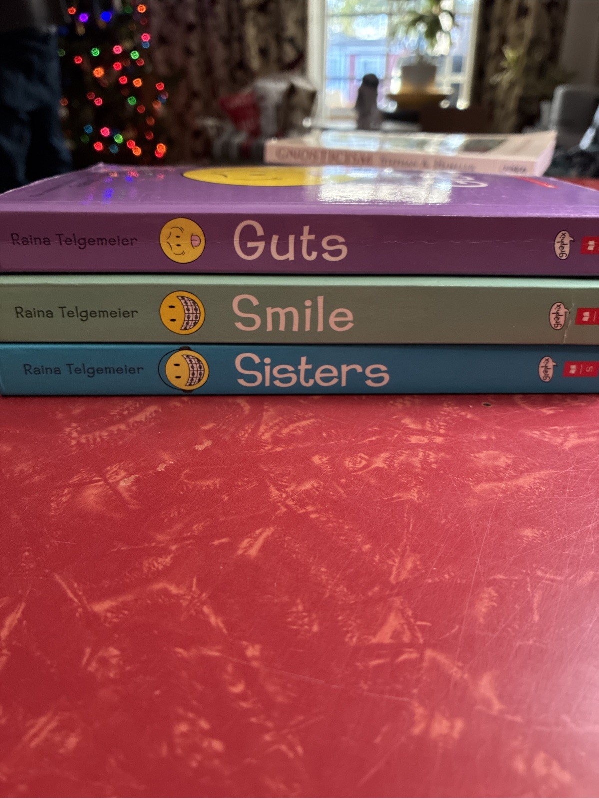 Raina Telgemeier SMILE Series Lot of 3 Graphic Novels – Smile – Guts – Sisters