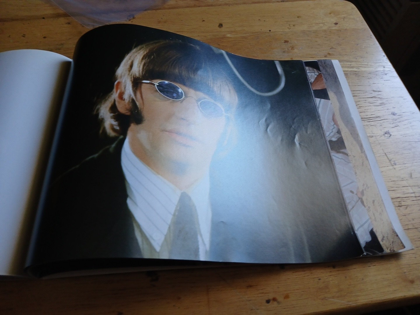 THE BEATLES 24 POSTERS 1983 PB Colour Library Books Fab Four 8.5” x 11” England