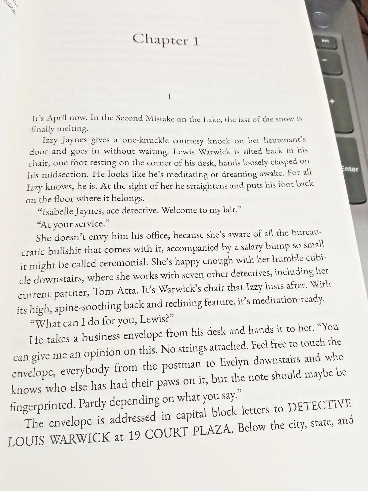 Never Flinch: From the No. 1 Bestselling author of HOLLY Paperback by Stephen