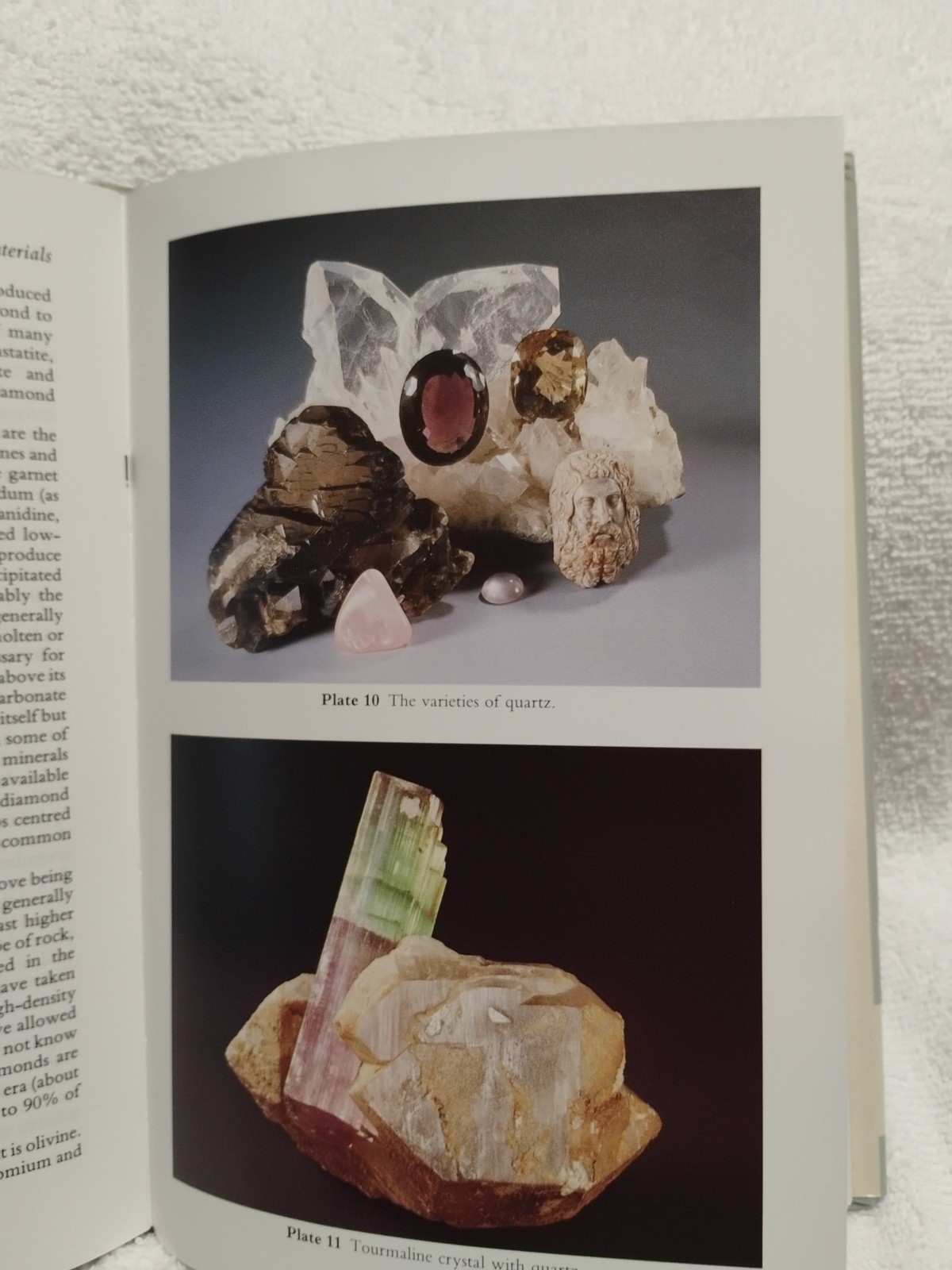 Gemstones By Michael O’Donoghue 1988 HC Illustrated Color Plates Precious Stones