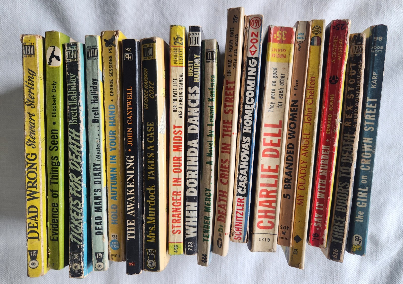 Lot of 18 Vintage Mystery Pulp Paperbacks: Halliday, Kaufman, Stout, Coxe, Ronns