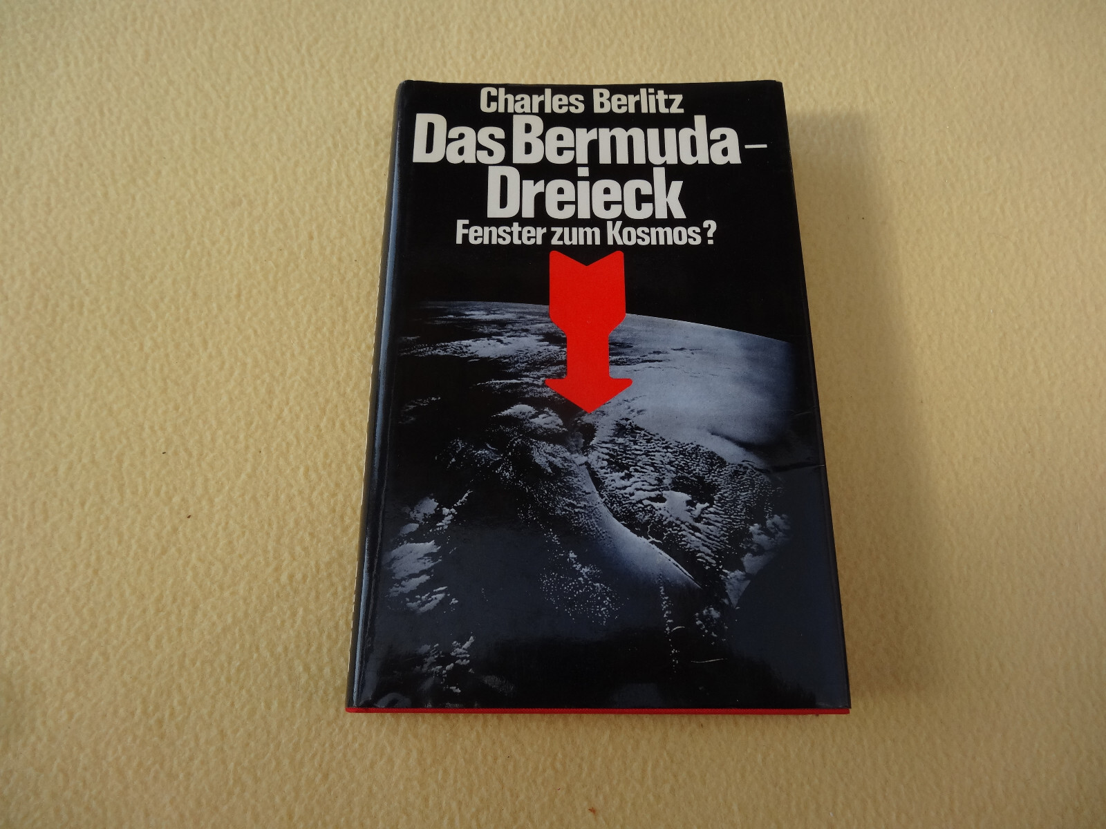 “Das Bermuda-Dreieck” von Charles Berlitz – von 1974 – gebundene Ausgabe