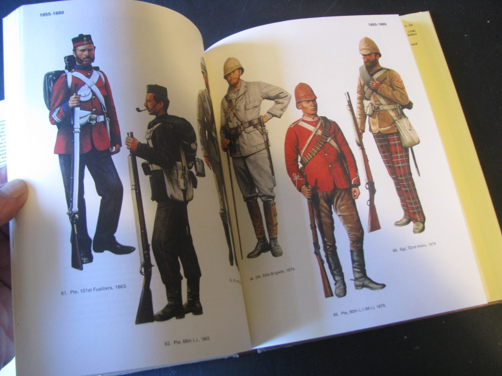 BRITISH INFANTRY UNIFORMS SINCE 1660 M. BARTHROP VG/NN