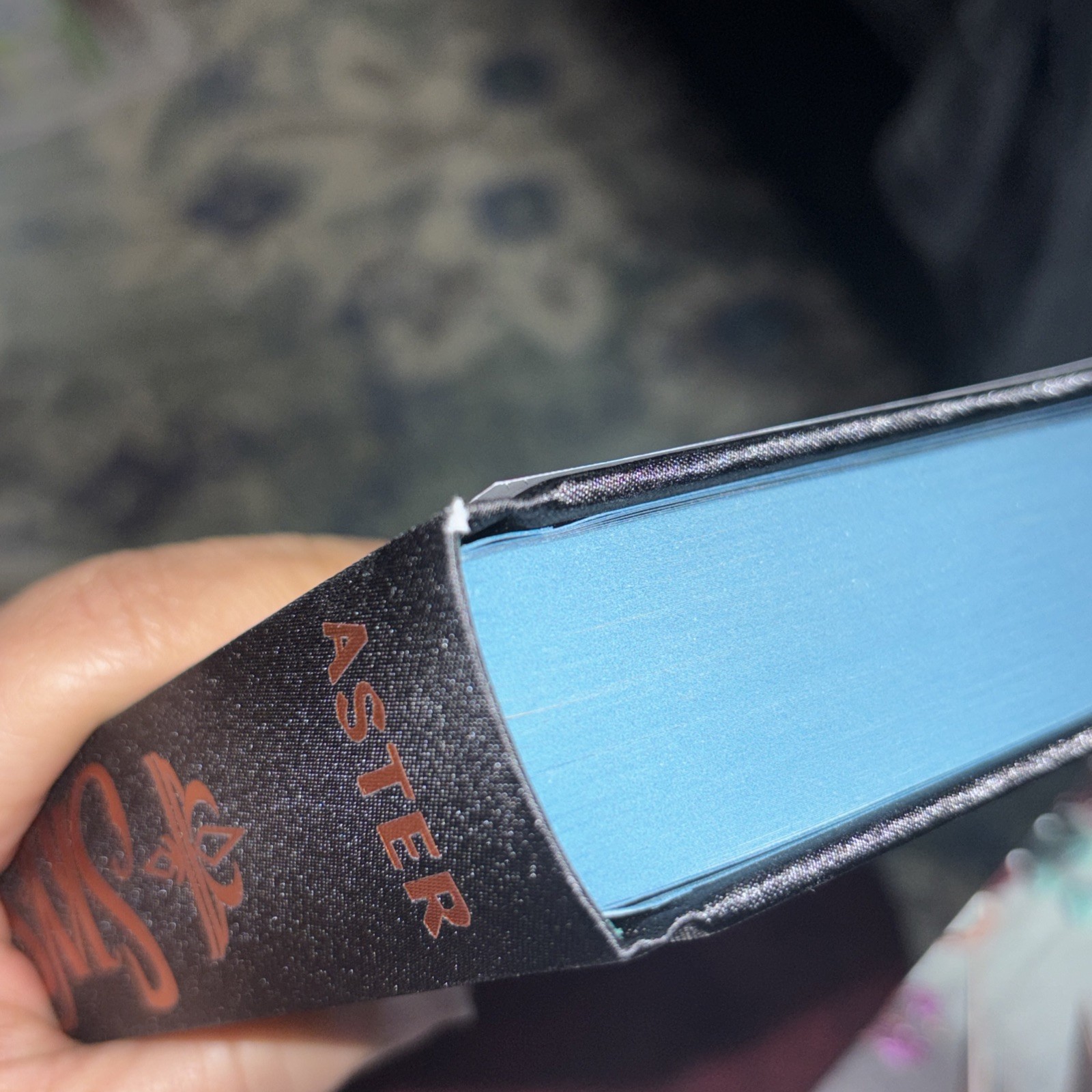 Skyshade: Collector’s Edition Lightlark Saga 3 slight damage see photos