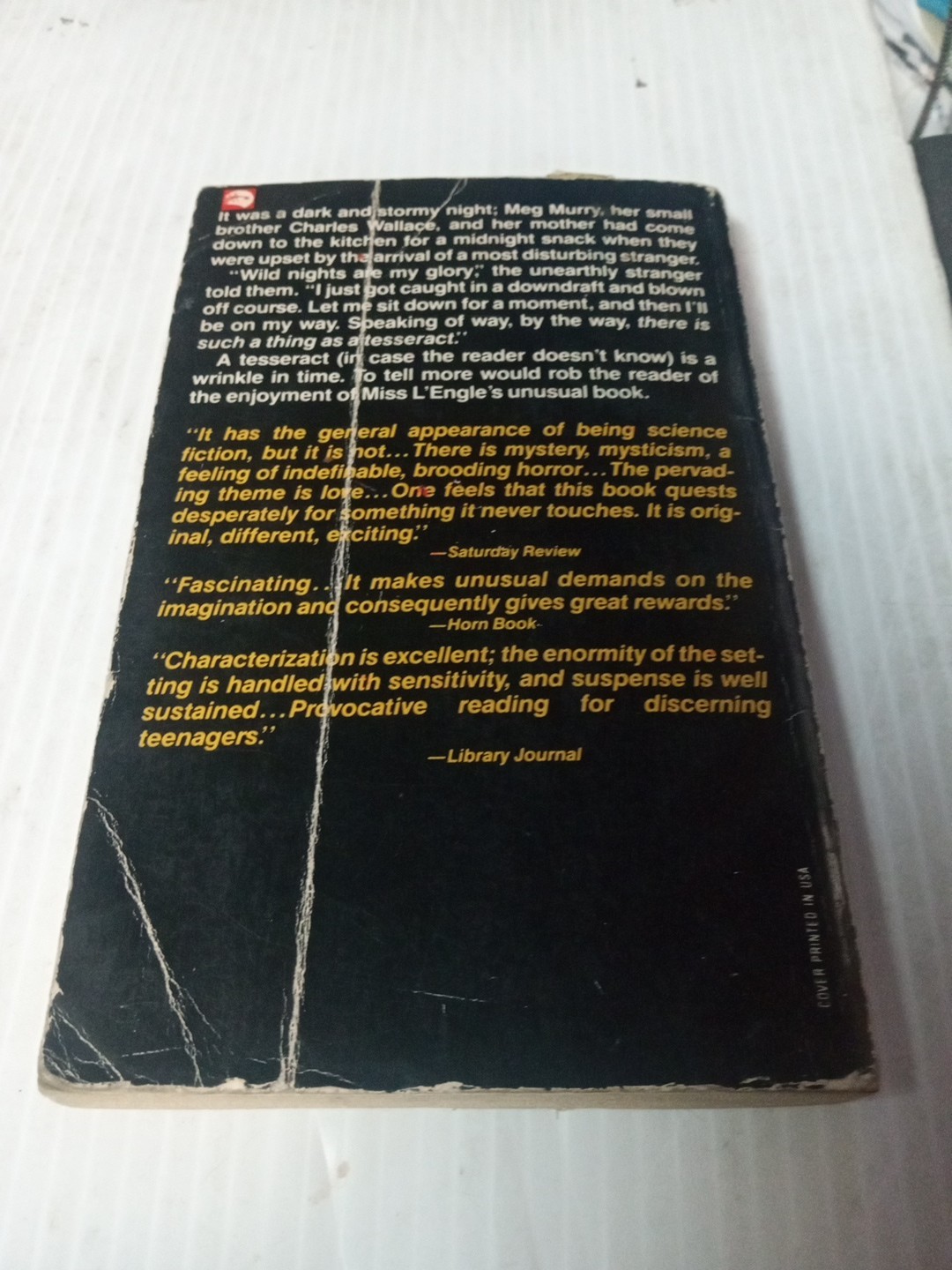 A Wrinkle in Time by Madeleine L’Engle 1976 Vintage Paperback