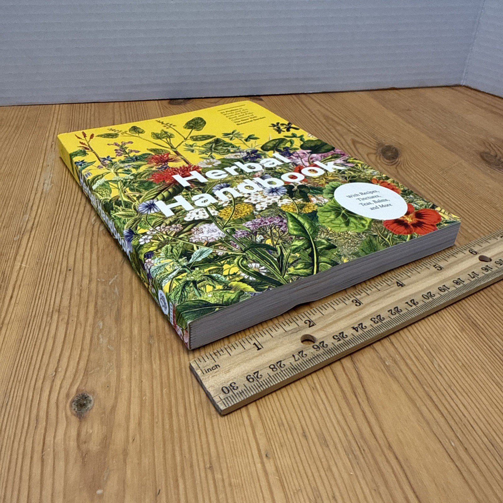 Herbal Handbook by New York Botanical Garden (Illustrated)