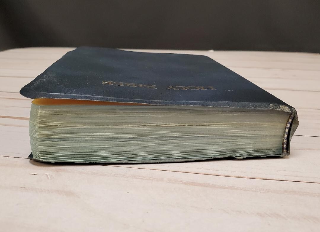 Holy Bible • KJV • Words Of Christ In Red • Nelson 162B • Dark Blue Cover