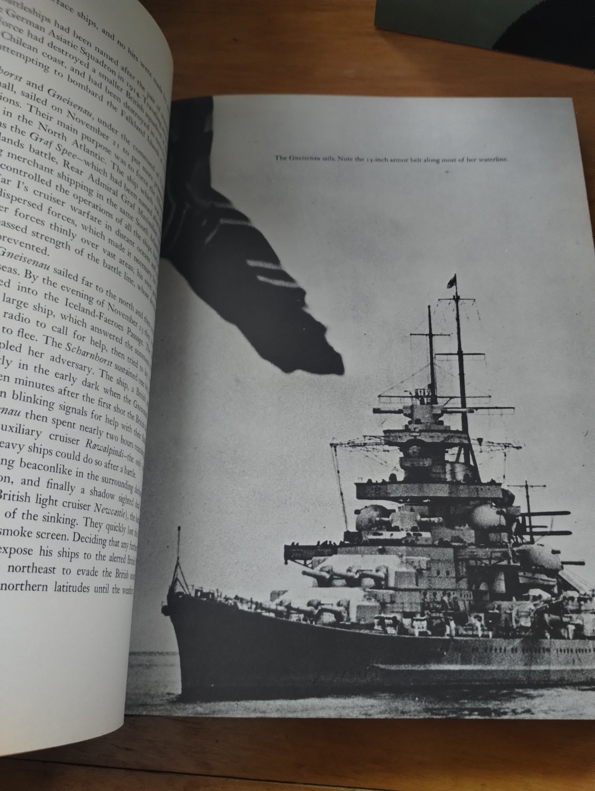 Pictorial history of the German Navy in World War II Revised Edition MAPS 1976